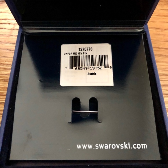 Swarovski Mickey Mouse Head Brooch Pin - Picture 3 of 3